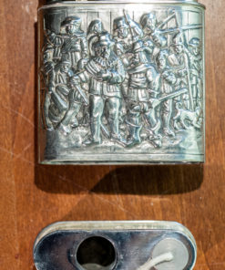 Table lighter with depiction of Rembrandts 'Nachtwacht'