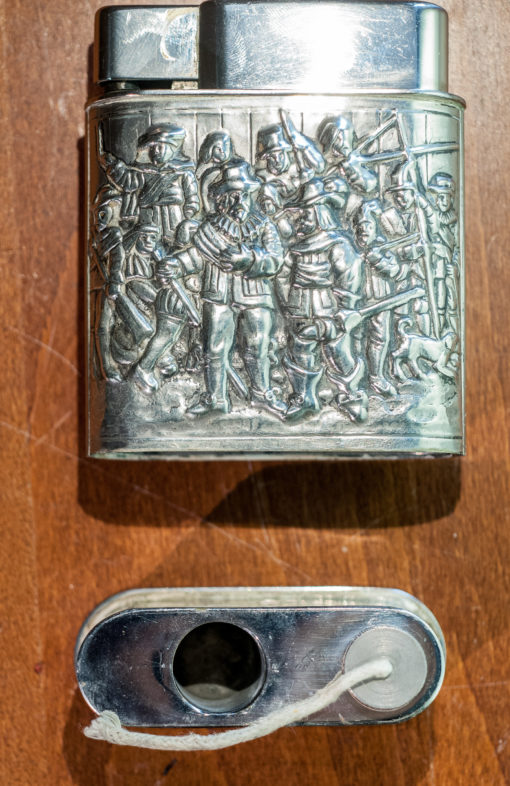 Table lighter with depiction of Rembrandts 'Nachtwacht'