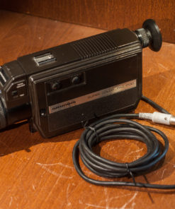 Grundig Video camera with DIN plug - Super color FAC 1700