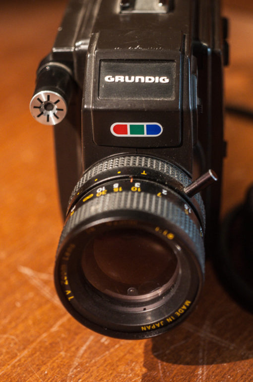 Grundig Video camera with DIN plug - Super color FAC 1700