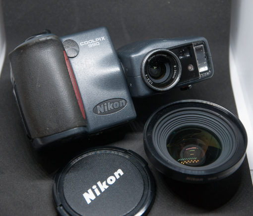 Nikon Coolpix 990 + WC-E63 wideconverter