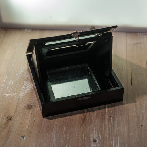 Viewing box for Dufaycolor transparencies By Ilford