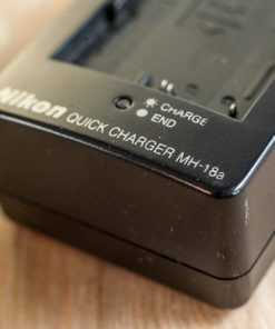 Nikon MH-18a Quick Battery Charger for EN-EL3e (D80 D200 D300 D700 Digital SLR)