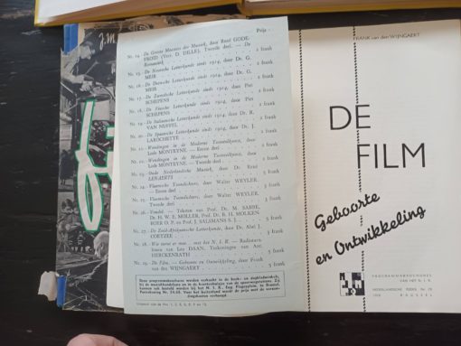 INTERNATIONAL FILM ANNUAL No. 2 EDITED BY WILLIAM WHITEBAIT LONDON. JOHN CALDER INLEIDING TOT DE PROBLEMEN VAN FILM EN JEUGD J.MUUSSES PURMEREND MOVIE CAVALCADE KINEMA ALBUM uitgegeven door de VEREENIGING DER ANTWERPSCHE KINEMABESTUURDERS ter gelegenheid van de 50 VERJARING VAN DEN KINEMA PROGRAMMA van den GALA AVOND van Donderdag 6 December 1945, Ingericht ten voordeele der Noodlijdende Politieke Gevangenen, Zoal "ASTRA" Carnetstraat. Antw. Prijs 10 Fr. de film Geboorte en Ontwikkeling Frank van den wijngeart De Film - JMF Van de Ven