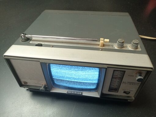 Universum FK-100R #06665 TV Radio QUELLE GmbH - portable TV - AM/FM radio