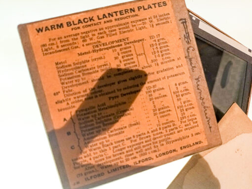 8 magic lantern slides in box 8,3cm x 8,3 cm
