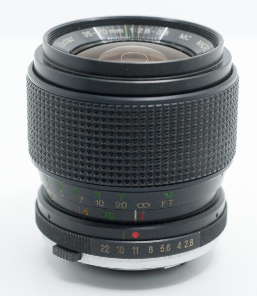 Vivitar macro focusing zoom 35-70mm F2.8-3.8 (olympus OM mount)