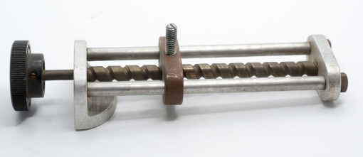 1 flash bracket + 1 focusing rail for macro + 1 off-centre tripod mount